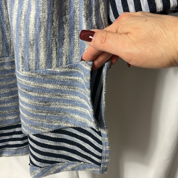 NWT Soft Surroundings high/low dusty blue softened stripes tunic Sz L - Picture 7 of 10